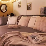 A Theme, 2 Chambres, Vue Sur Les Montagnes * Chalais